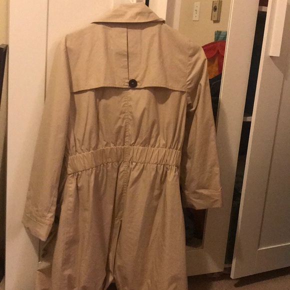 Light Coat - Picture 2 of 6